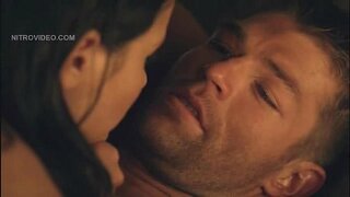 Katrina Lwa toutouni ak batay kòk chante