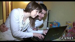 ���ෙස බැලුවත්, මේ ආකර්ශනීය gir