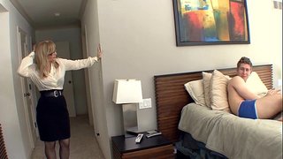 Ť�boobed金髪milfストッキング、ガータース