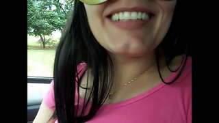 Жена, Рејчел, ако у изложби на улици