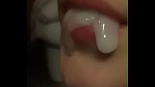 ���ीर्य तोंडात टाकणे