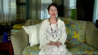 Стари покварен анални развратник јебе своју малу уској дупе за тебе