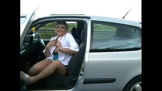 Busty Amateur Geordie Blinken an den Ëffentleche