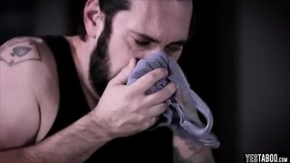 Сімпатычная целка здзелак грубы сэкс на бясплатнае пражыванне і харчаванне