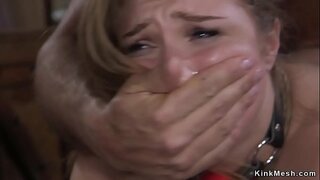 Stora bröst brunett slav i grenen rep grov analt knullad