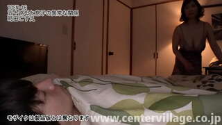 Kozue, 51, abo ezilahlekileyo umyeni ukuba isigulo 10 kwiminyaka eyadlulayo kwaye wenziwe abaphila ne unyana wakhe ukususela ngoko.Unyana 23 ubudala, abo nje onayo umsebenzi lo entlakohlaza, mangaphi amaxesha yinto efana mini emini ukuba umyeni wam xa ndandisele young ....