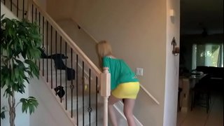 HIJO SE VE ATRAPADO POR LA MAMÁ LUEGO SE LA FOLLA DURO