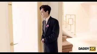 DADDY4K. Awesome sex scen med gamla pappa och hans s.'s vackra brud