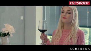 Letsdoeit-Sexy Blondie Lovita taqdiri bilan ajoyib Passionaet Fucking